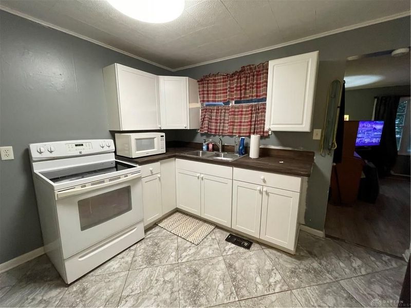 6967 Sennett, Harrison Township, OH 45414 Photo 2