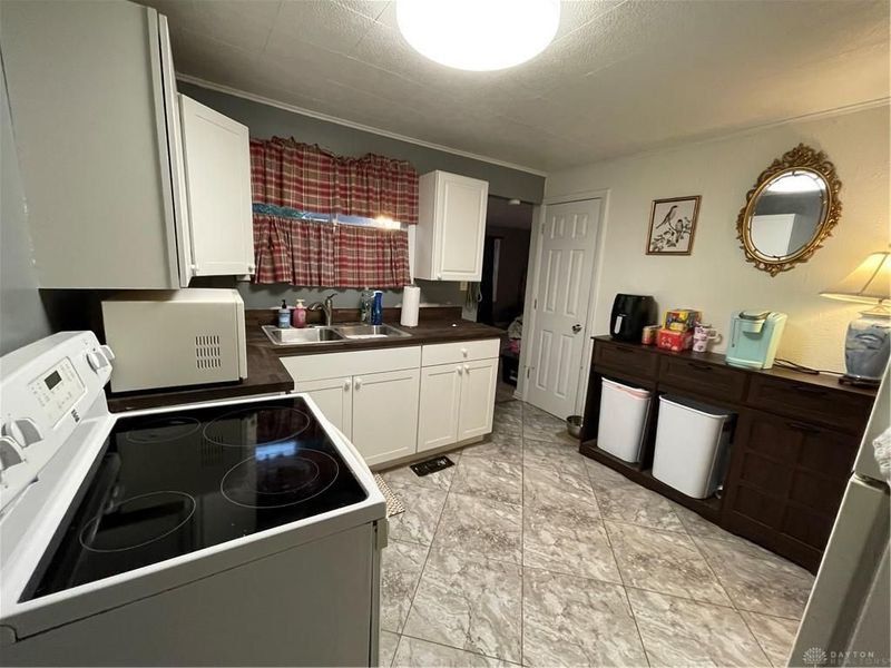 6967 Sennett, Harrison Township, OH 45414 Photo 7