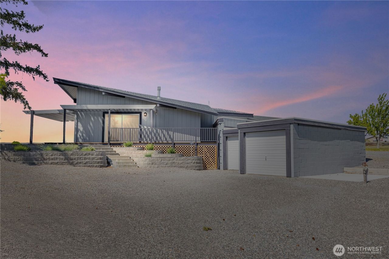 412 Apple Place Sw, Mattawa, WA 99349 Main Photo