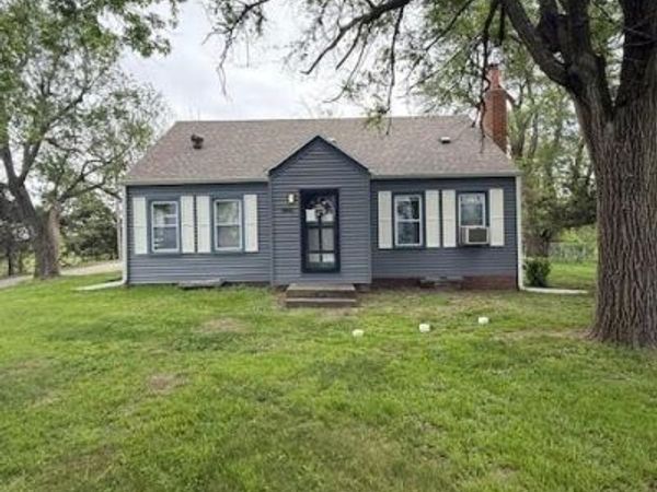9845 State Route C Highway, Savannah, MO 64485