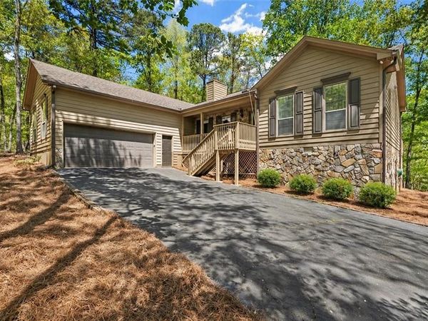 190 Red Coat Pass , Jasper, GA 30143