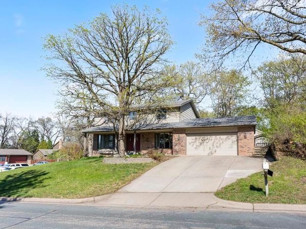 13701 Krestwood Drive, Burnsville, MN 55337