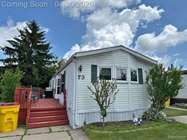 831 N Pontiac Trail, Walled Lake, MI 48390