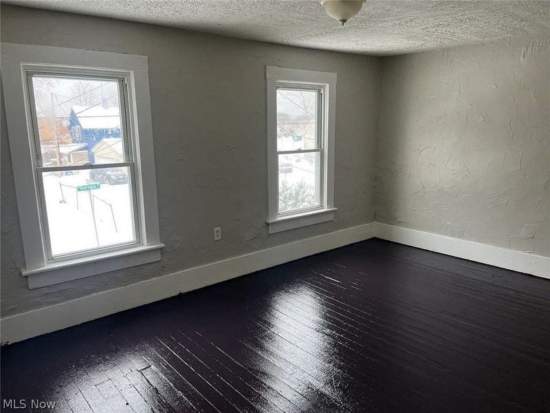 384 W Bartges Street, Akron, OH 44307 Photo 5
