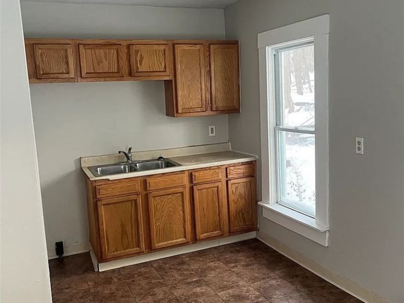 384 W Bartges Street, Akron, OH 44307 Photo 7