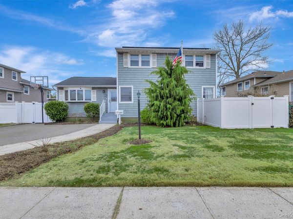 3654 Locust Avenue , Seaford, NY 11783