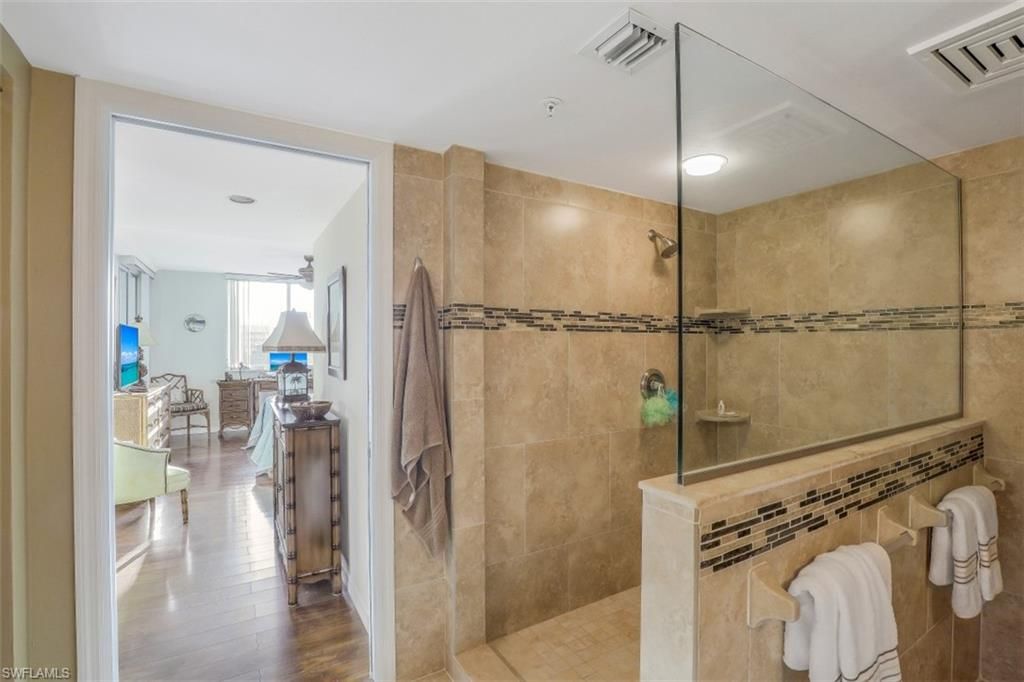 21 Bluebill Ave , Unit B401, Naples, FL 34108 Photo