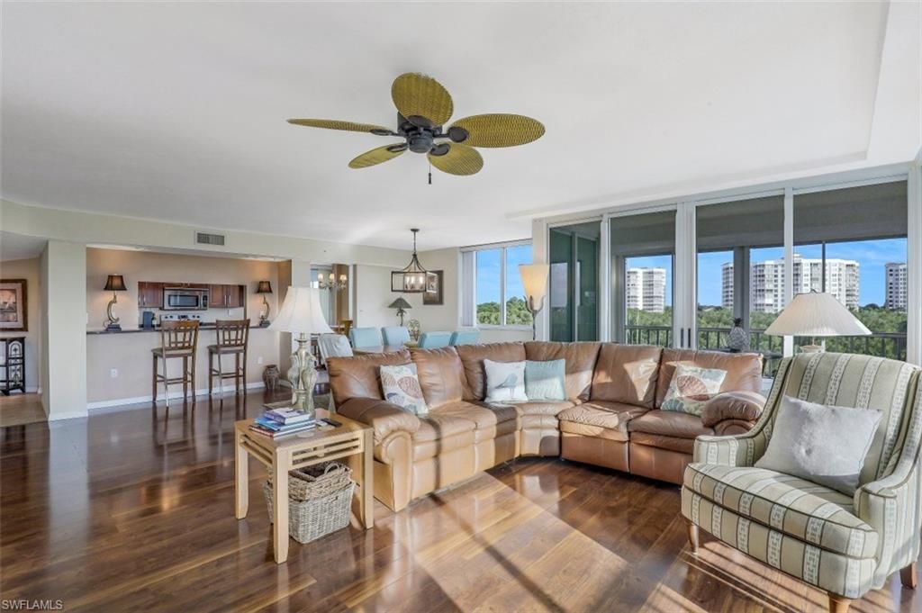 21 Bluebill Ave , Unit B401, Naples, FL 34108 Photo