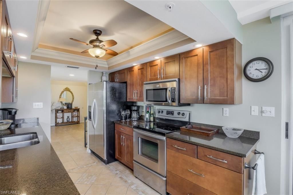21 Bluebill Ave , Unit B401, Naples, FL 34108 Photo