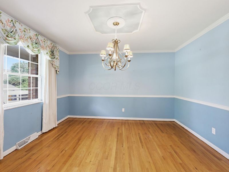 2245 Lane Road, Columbus, OH 43220 Photo 9