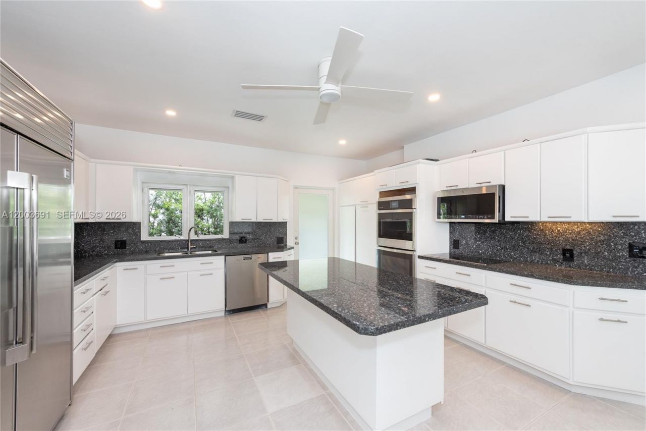 141 Cape Florida Dr, Key Biscayne, FL 33149 Photo