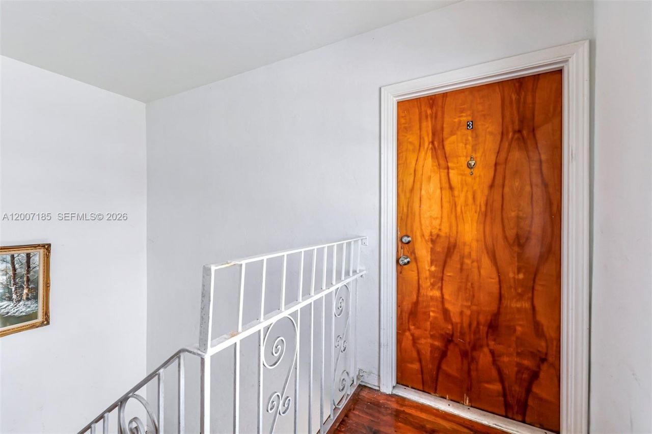 7407 Byron Ave, Unit 3, Miami Beach, FL 33141 Photo