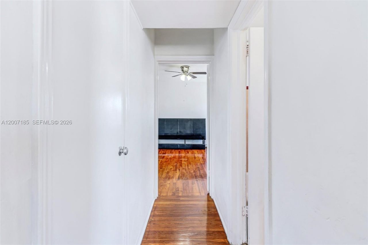 7407 Byron Ave, Unit 3, Miami Beach, FL 33141 Photo