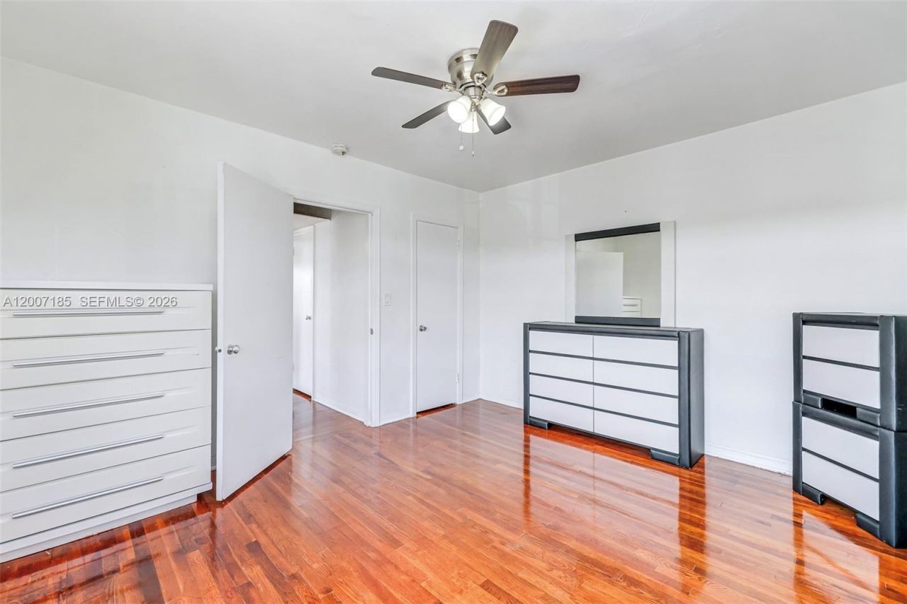 7407 Byron Ave, Unit 3, Miami Beach, FL 33141 Photo