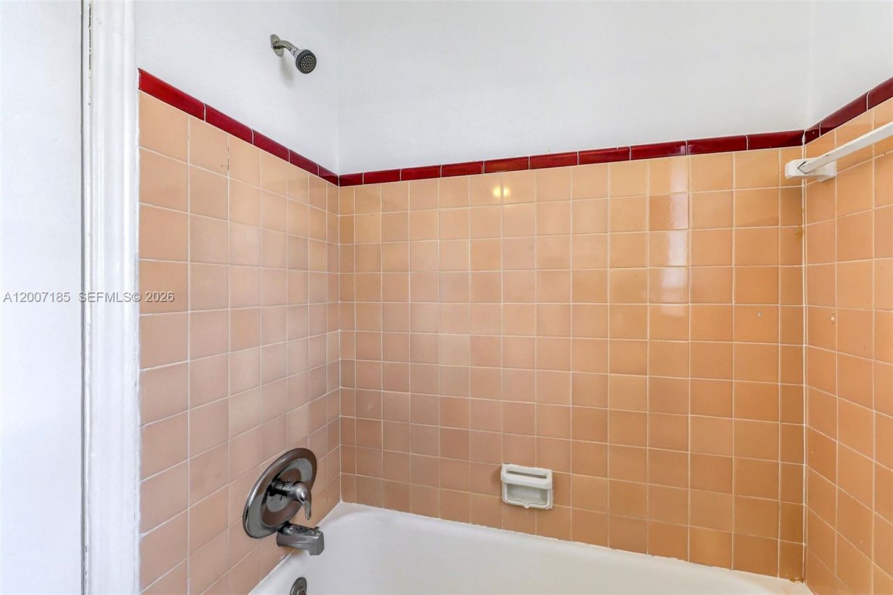 7407 Byron Ave, Unit 3, Miami Beach, FL 33141 Photo