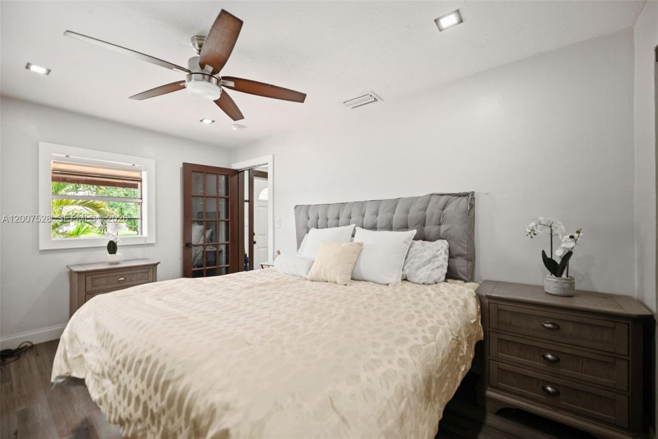 6870 Thomas St , Hollywood, FL 33024 Photo