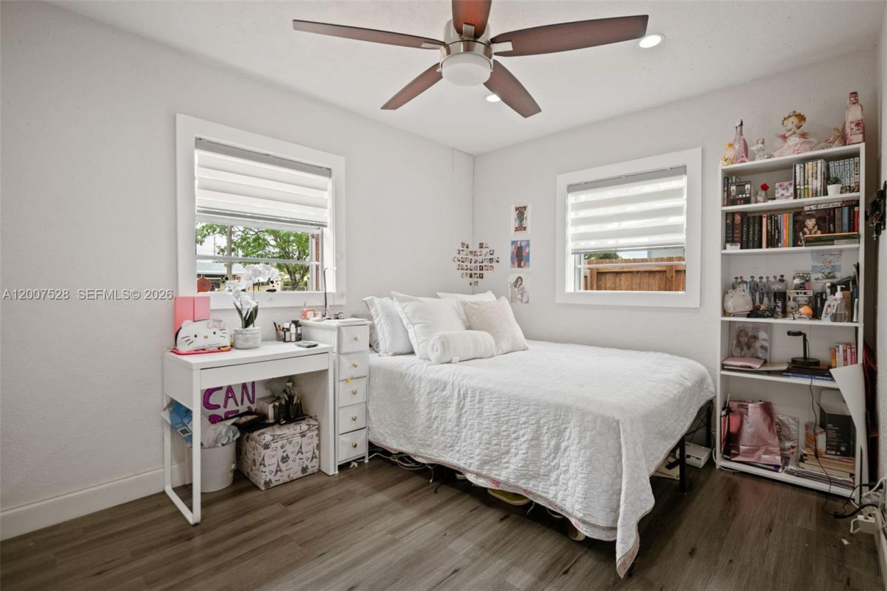 6870 Thomas St , Hollywood, FL 33024 Photo