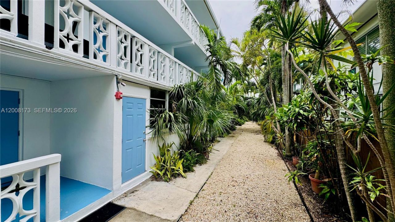 1120 102nd St , Unit 7, Bay Harbor Islands, FL 33154 Photo