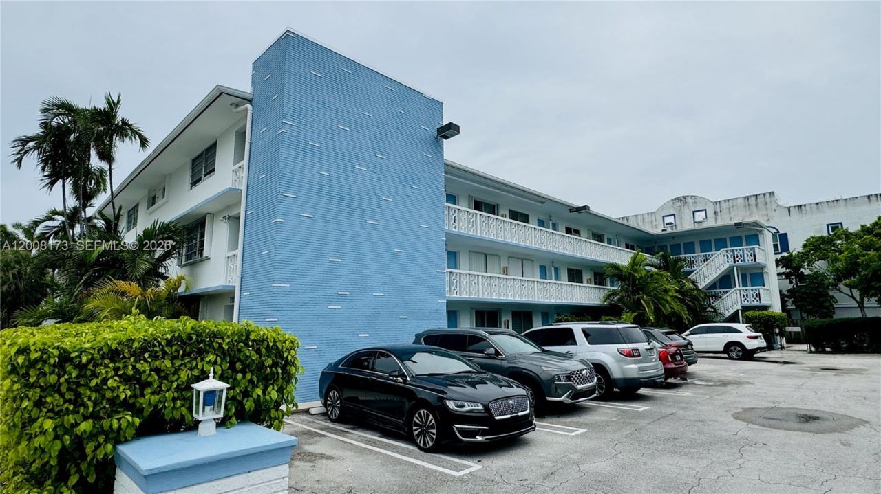 1120 102nd St , Unit 7, Bay Harbor Islands, FL 33154 Photo