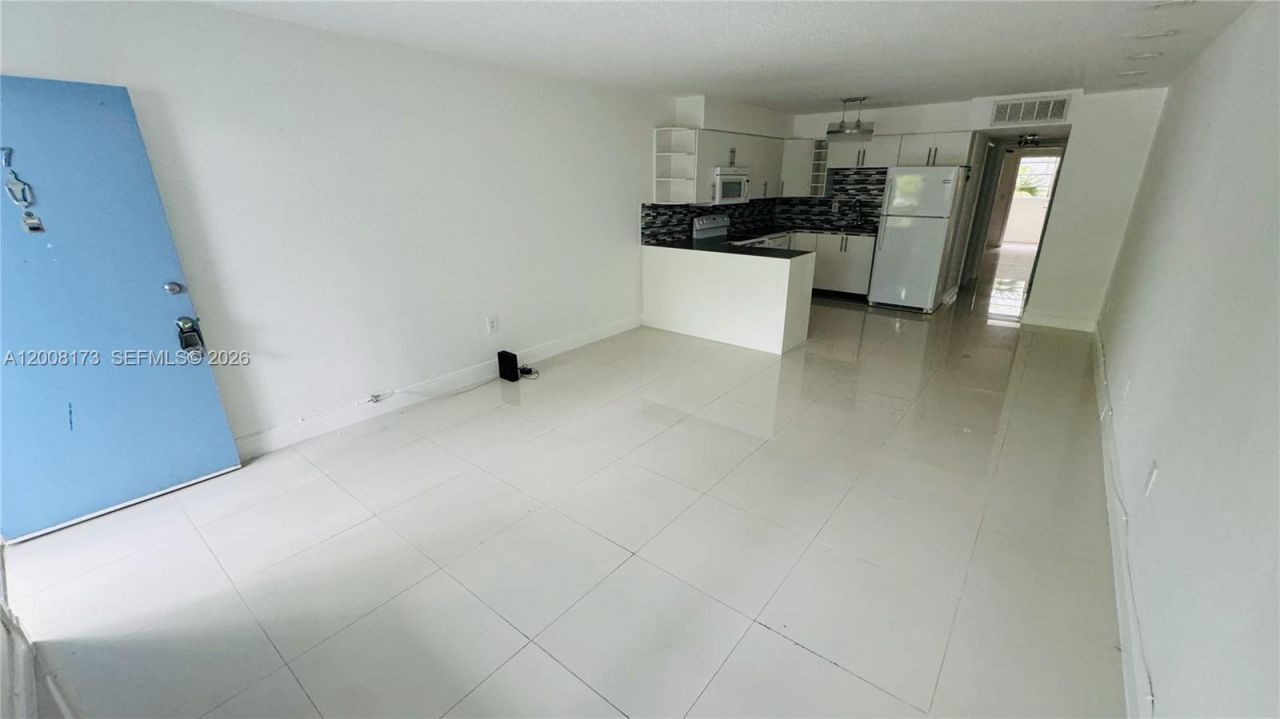 1120 102nd St , Unit 7, Bay Harbor Islands, FL 33154 Photo