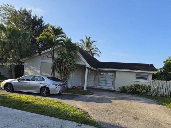 8720 Johnson St , Pembroke Pines, FL 33024