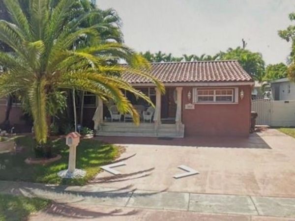 5802 W 2nd Ct , Hialeah, FL 33012