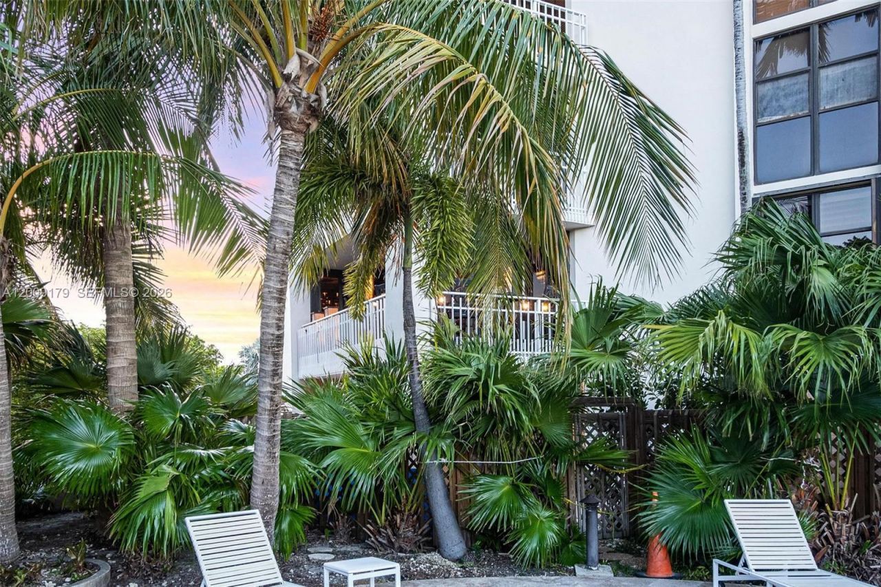 1000 Quayside Ter , Unit 408, Miami, FL 33138 Photo