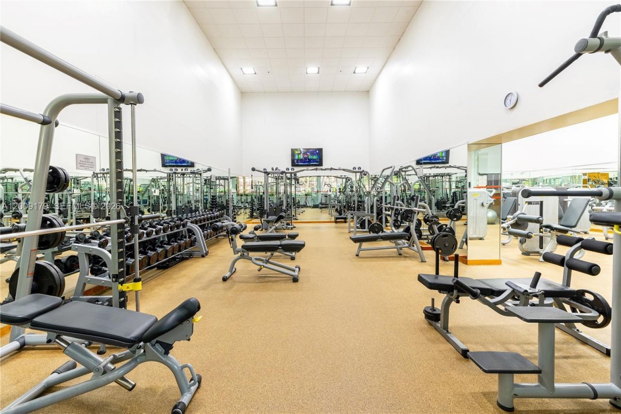 1000 Quayside Ter , Unit 408, Miami, FL 33138 Photo