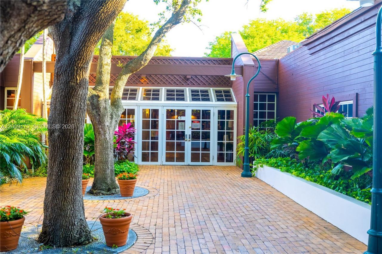 1000 Quayside Ter , Unit 408, Miami, FL 33138 Photo