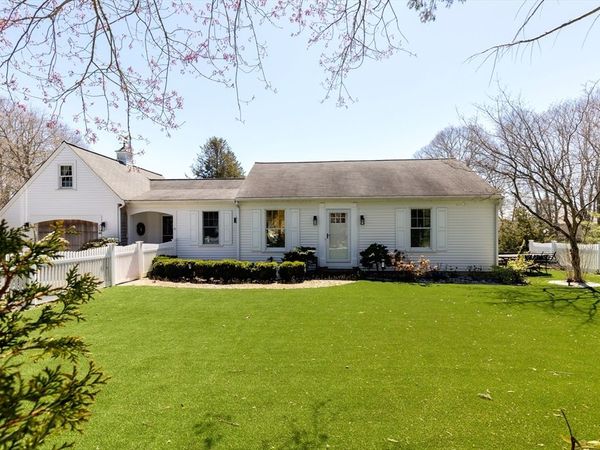 6 Scottsdale Rd, Barnstable, MA 02632