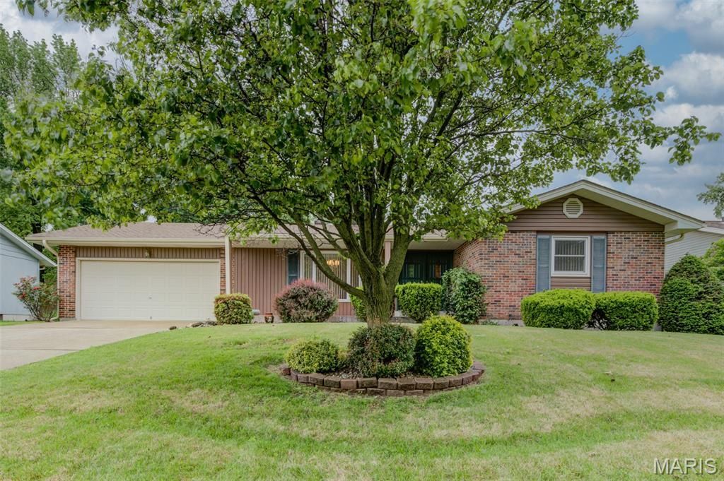 1109 Wedgewood Drive , Saint Charles, MO 63303 Main Photo