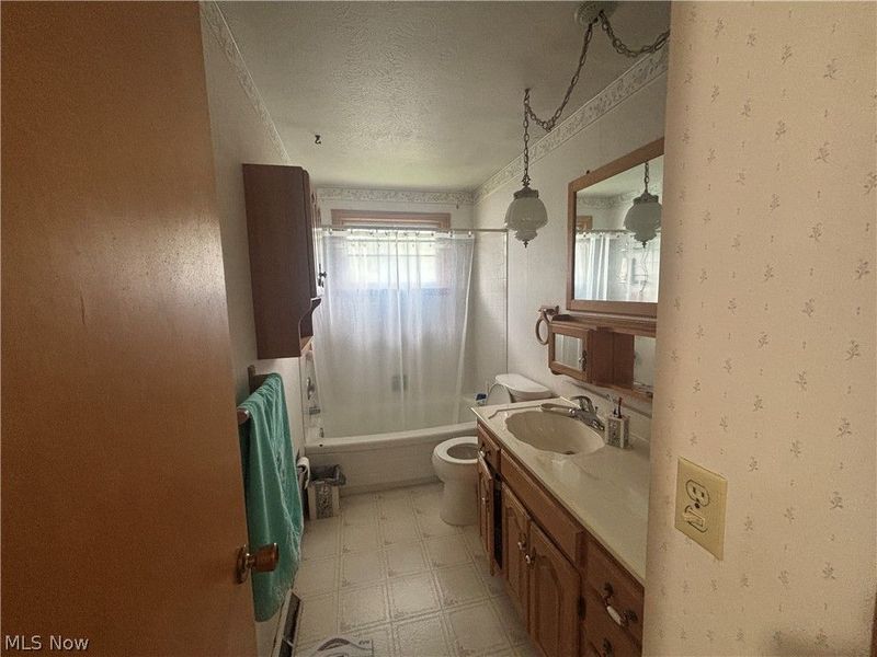 2501 W 40th Street, Lorain, OH 44053 Photo 10