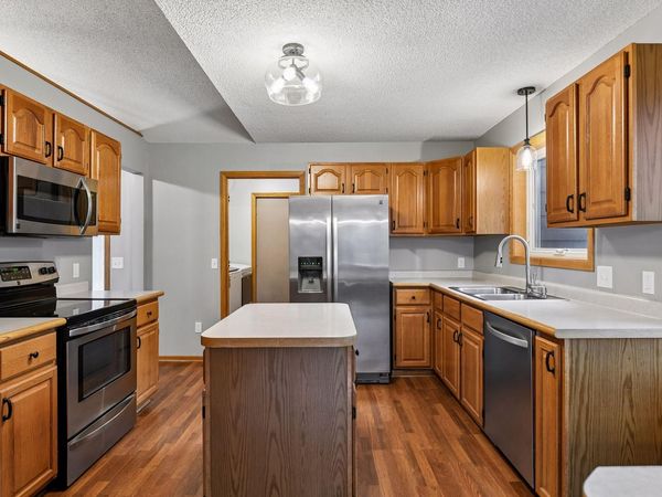 667 Liberty Heights Drive, Chaska, MN 55318