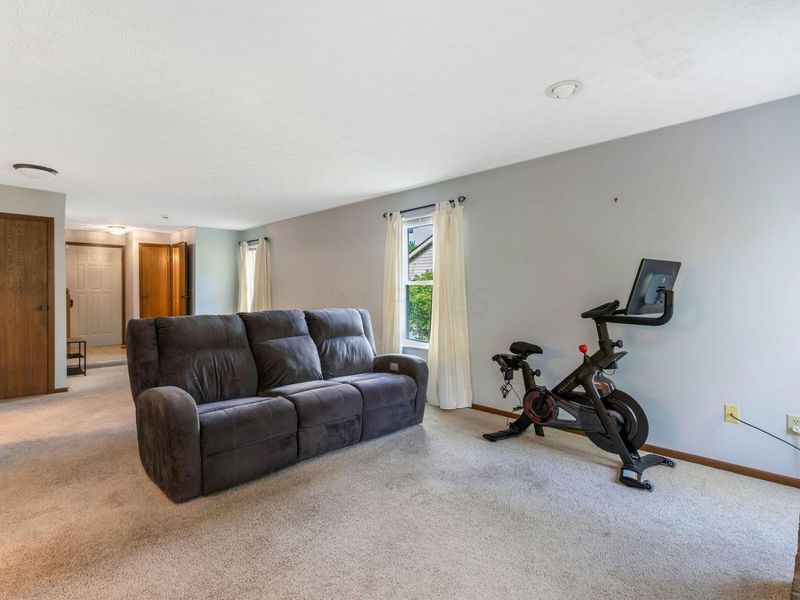 5392 Woodville Court, Columbus, OH 43230 Photo 10