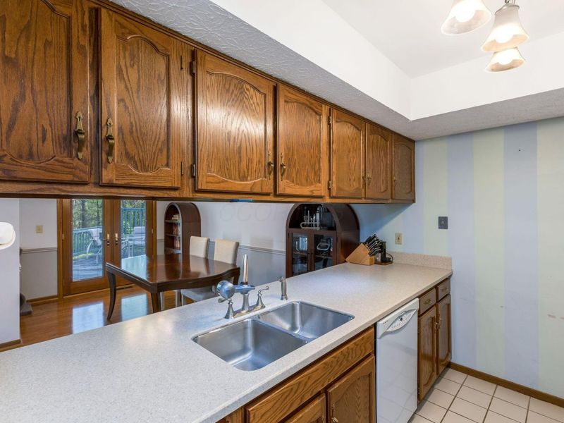 5392 Woodville Court, Columbus, OH 43230 Photo 14