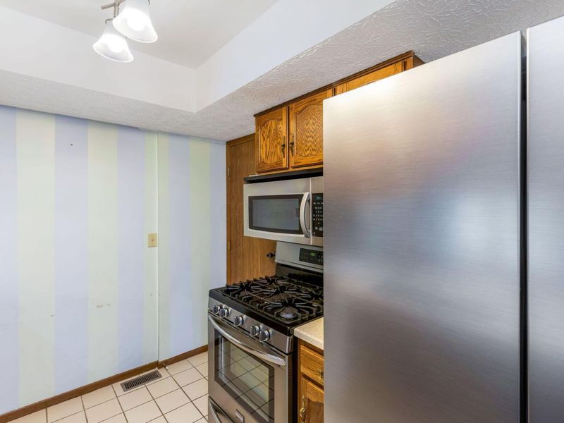 5392 Woodville Court, Columbus, OH 43230 Photo 20