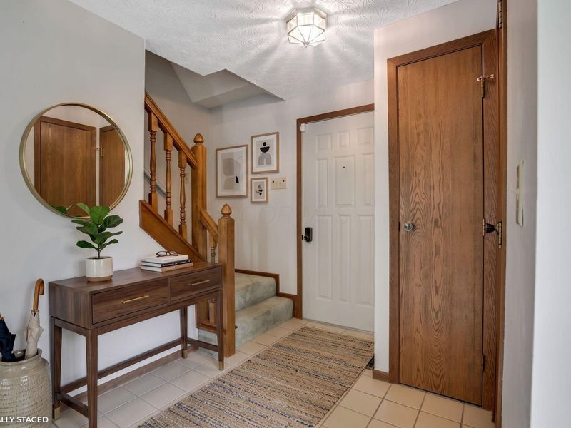 5392 Woodville Court, Columbus, OH 43230 Photo 5