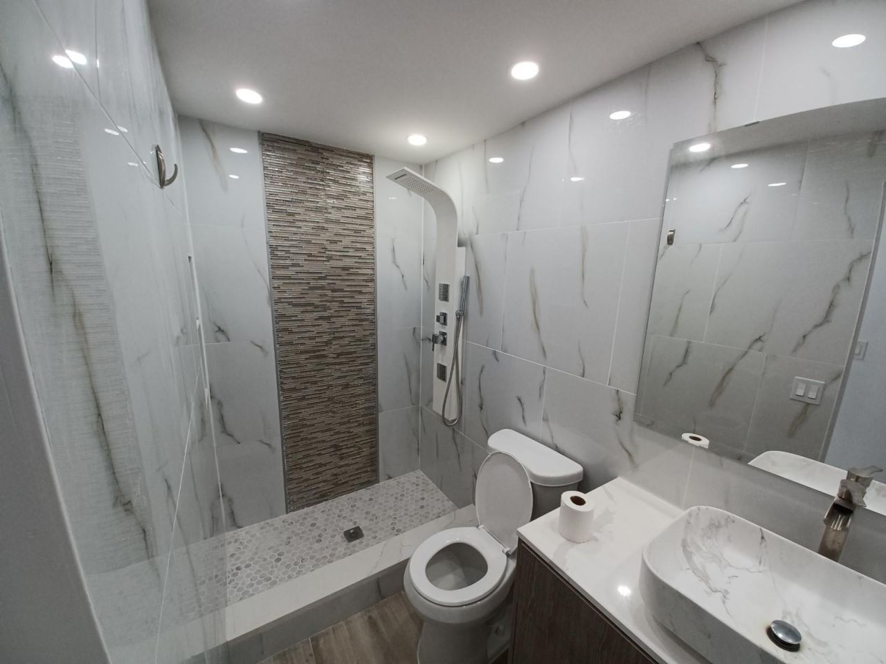 600 Layne Boulevard, Unit 119, Hallandale Beach, FL 33009 Photo