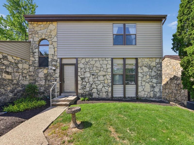 5271 Pros Drive, West Chester, OH 45069 Photo 1