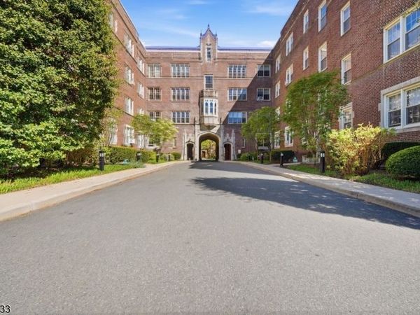 133 Summit Ave, Summit, NJ 07901