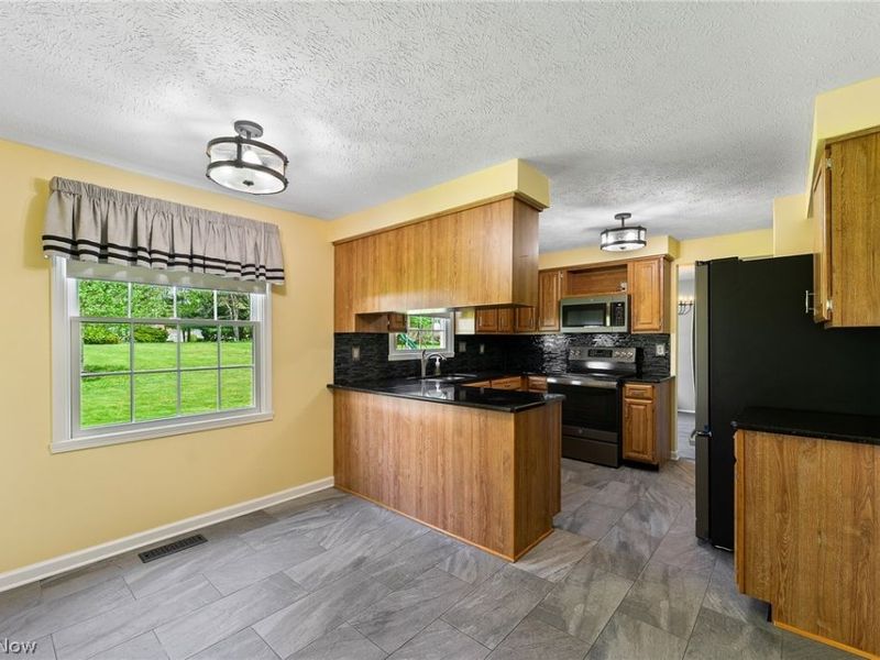 6163 Westington Drive, Canfield, OH 44406 Photo 11