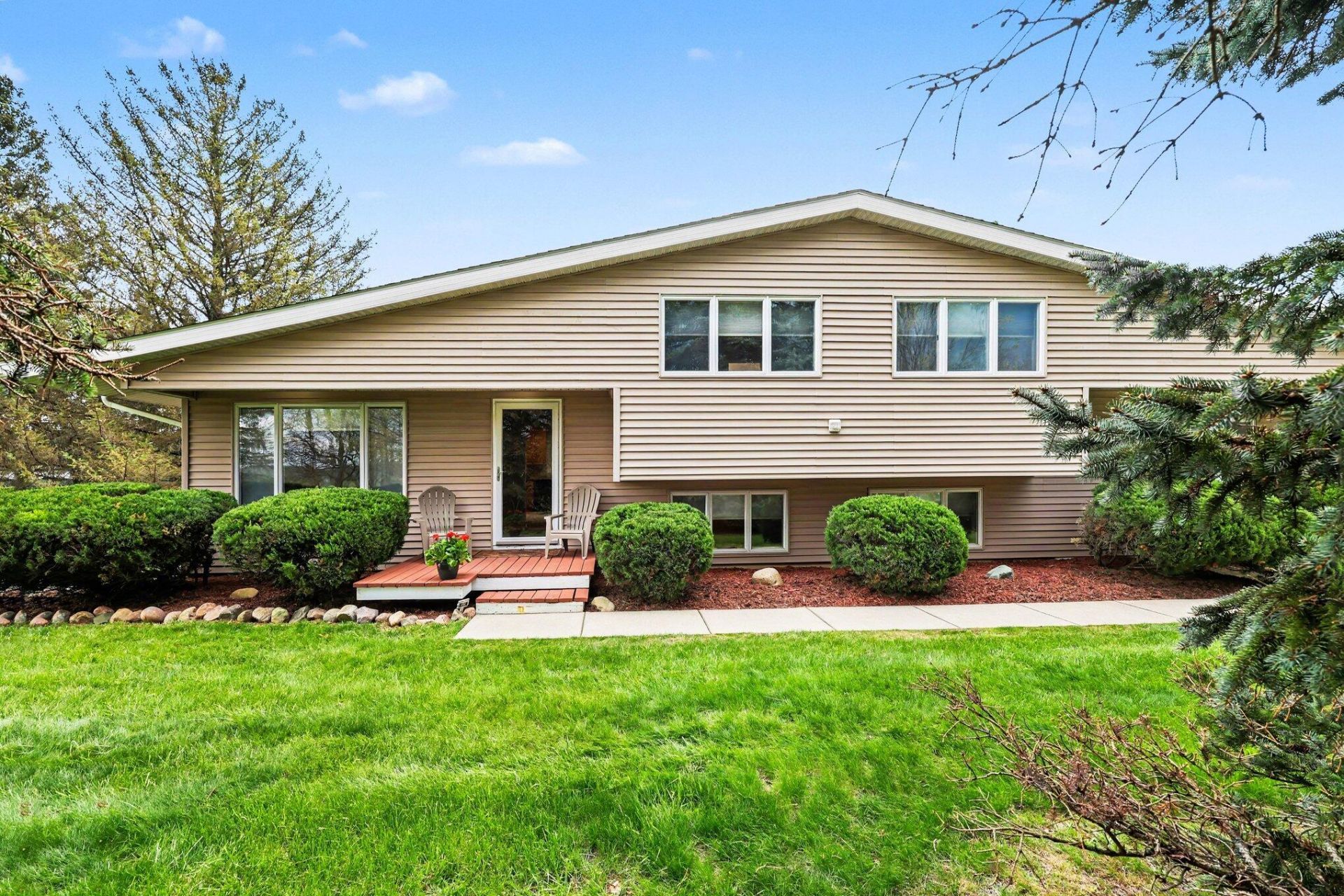 17797 W Pleasant Lake Road, Manchester, MI 48158 Main Photo