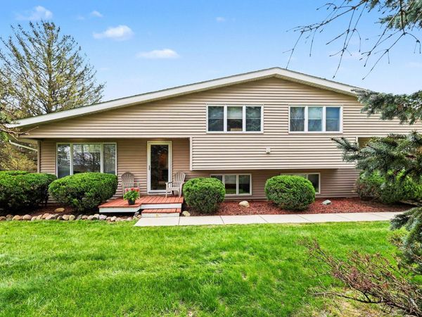 17797 W Pleasant Lake Road, Manchester, MI 48158