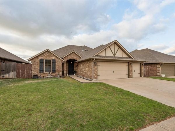 10917 SW 30th Terrace, Yukon, OK 73099