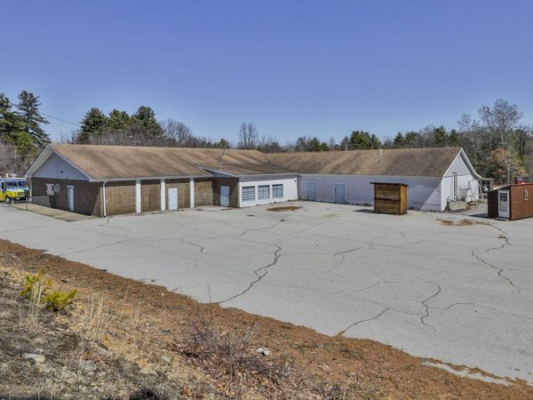 1371 Hooksett Road, Hooksett, NH 03106