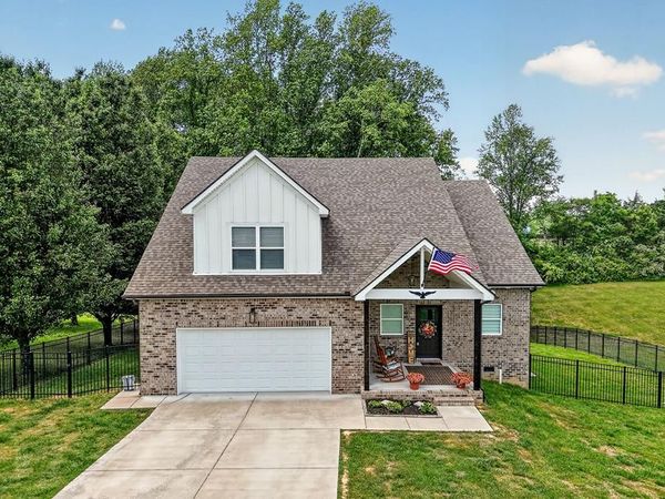 146 Briarwood Ln, Smithville, TN 37166