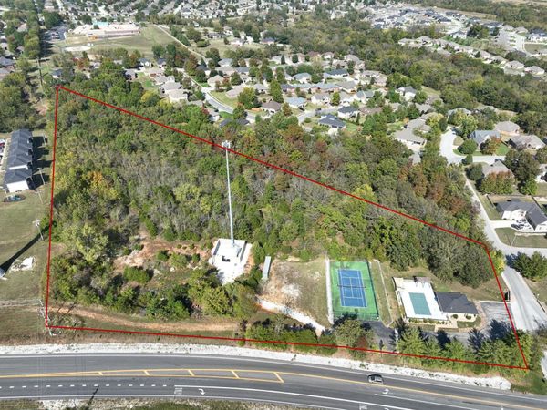 111 N Majestic Oak Drive , Nixa, MO 65714