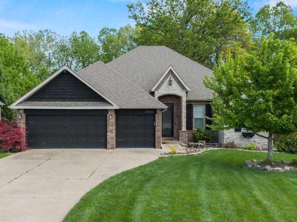5620 S Winsor Drive, Battlefield, MO 65619