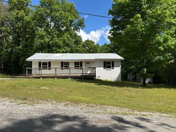 32 Pine Street, Evening Shade, AR 72532