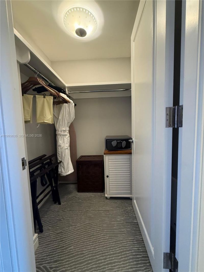 1435 Brickell Ave , Unit 3305, Miami, FL 33131 Photo